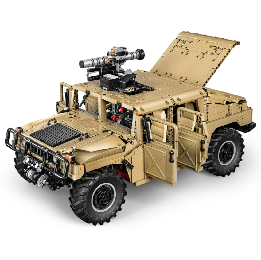 CaDA C61036 HUMVEE OFF-ROAD VEHICLE
